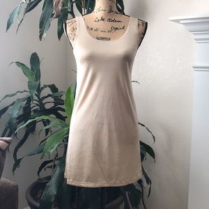 NWT Slip Excellent condition no Rips no tears no Stains. Size Lg